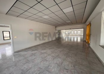 Stanza vuota - Locale Commerciale Strada Statale 7 Tre sabti
 
13, Ceppaloni - foto 9