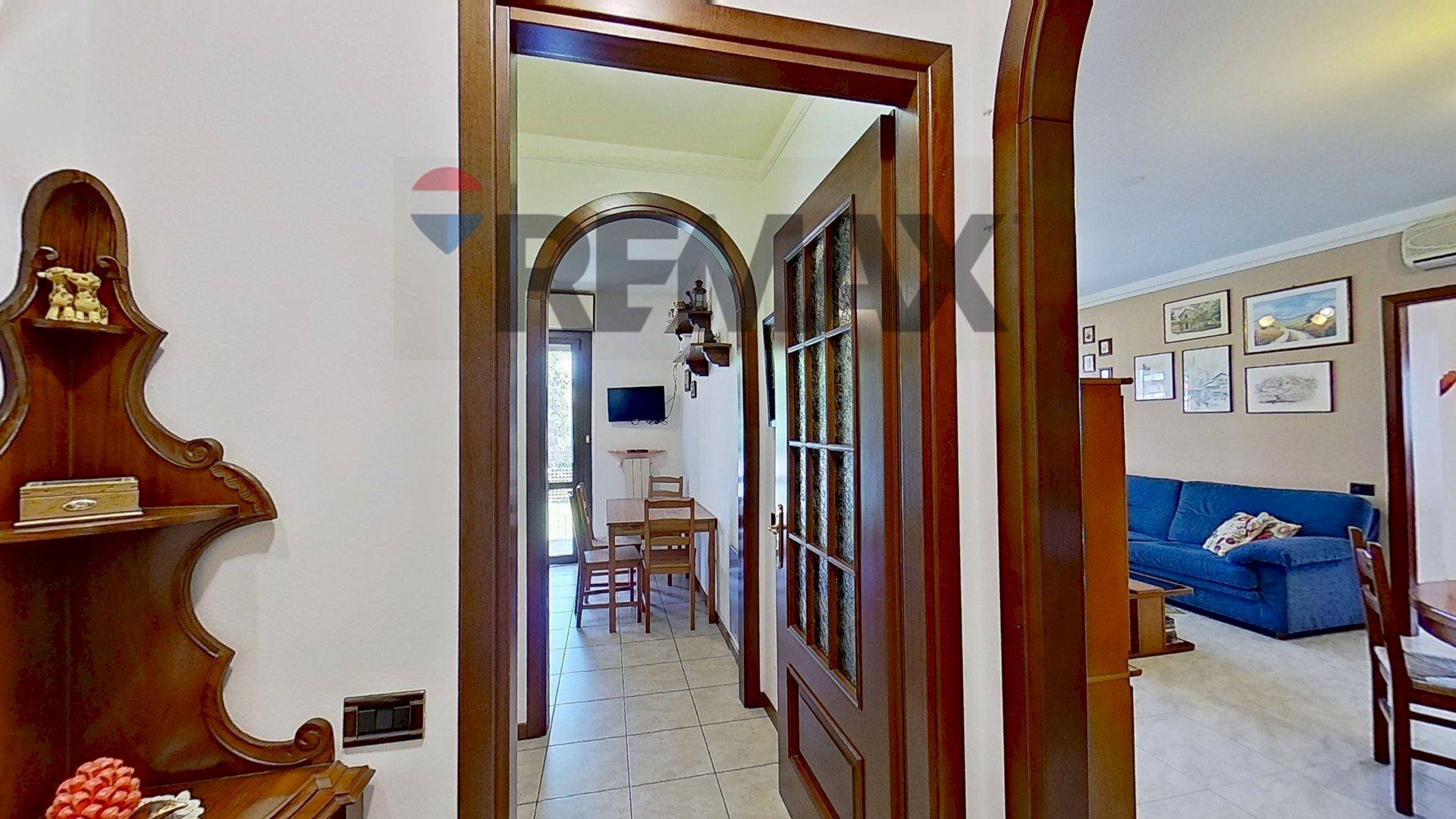 Hall / corridoio - Quadrilocale Via Garibaldi
 
137, Nerviano - foto 3