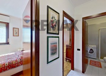 Hall / corridoio - Quadrilocale Via Garibaldi
 
137, Nerviano - foto 13