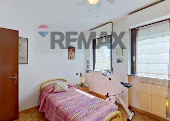 Camera / camera da letto - Quadrilocale Via Garibaldi
 
137, Nerviano - foto 17