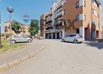 Edificio all\'aperto - Quadrilocale Via Garibaldi
 
137, Nerviano - foto 36