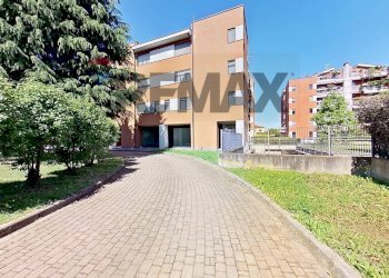 Edificio all\'aperto - Quadrilocale Via Garibaldi
 
137, Nerviano - foto 37