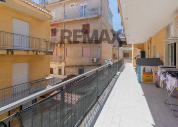 Balcone - Trilocale Via Giulio Cesare
 
1/z, Villabate - foto 5