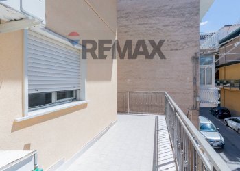 Balcone - Trilocale Via Giulio Cesare
 
1/z, Villabate - foto 9