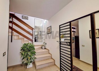 Scale - Villa a Schiera Cassano Magnago - foto 22