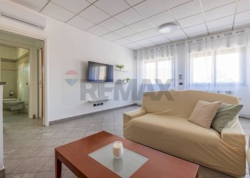 Soggiorno - Three-room apartment VIA VECCHIA PER CASTANO
 
44, Lonate Pozzolo - photo 4