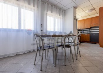 Sala da pranzo - Three-room apartment VIA VECCHIA PER CASTANO
 
44, Lonate Pozzolo - photo 6