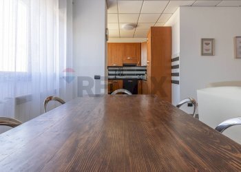 Sala da pranzo - Three-room apartment VIA VECCHIA PER CASTANO
 
44, Lonate Pozzolo - photo 7