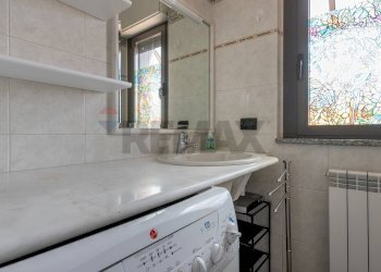 Lavanderia - Three-room apartment VIA VECCHIA PER CASTANO
 
44, Lonate Pozzolo - photo 13