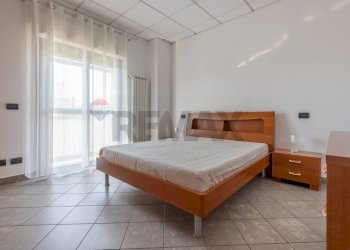 Camera / camera da letto - Three-room apartment VIA VECCHIA PER CASTANO
 
44, Lonate Pozzolo - photo 16