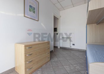 Camera / camera da letto - Three-room apartment VIA VECCHIA PER CASTANO
 
44, Lonate Pozzolo - photo 21