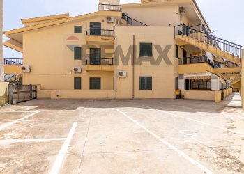 Edificio all\'aperto - Casa indipendente Via Donnalucata
 
23, Ragusa - foto 2