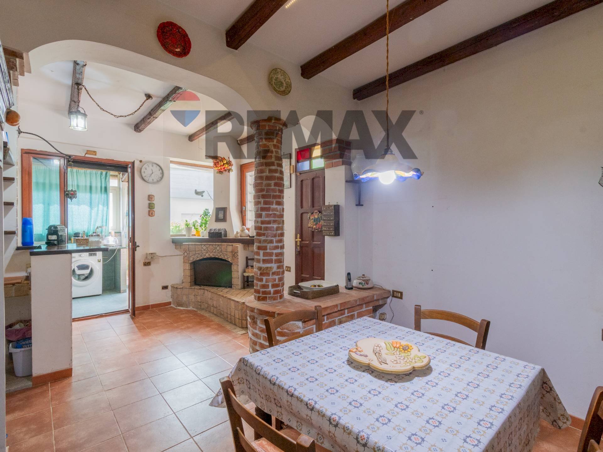 Sala da pranzo - Villa VIA PITEA DA MARSIGLIA
 
56, Palermo - foto 3