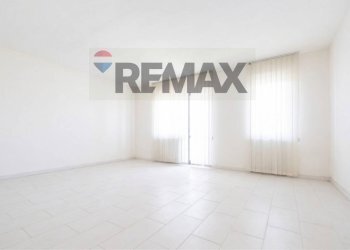 Stanza vuota - Stabile - Palazzo VIA P. NENNI
 
125, San Giovanni Teatino - foto 14