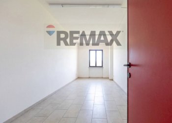 Stanza vuota - Stabile - Palazzo VIA P. NENNI
 
125, San Giovanni Teatino - foto 17