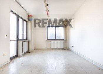 Stanza vuota - Stabile - Palazzo VIA P. NENNI
 
125, San Giovanni Teatino - foto 20