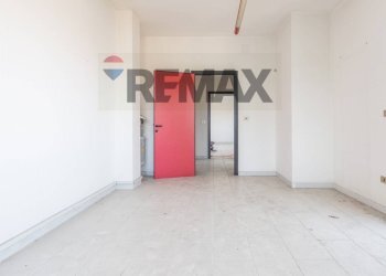 Stanza vuota - Stabile - Palazzo VIA P. NENNI
 
125, San Giovanni Teatino - foto 21