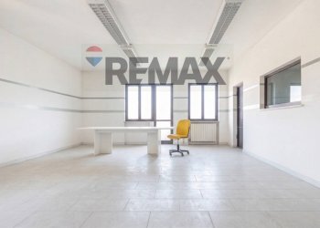 Stanza vuota - Stabile - Palazzo VIA P. NENNI
 
125, San Giovanni Teatino - foto 25