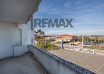 Balcone - Stabile - Palazzo VIA P. NENNI
 
125, San Giovanni Teatino - foto 36