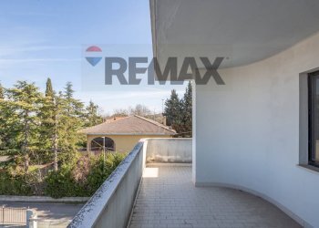 Balcone - Stabile - Palazzo VIA P. NENNI
 
125, San Giovanni Teatino - foto 37