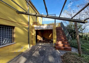 Scale - Casa semi indipendente Montebello di Bertona - foto 14