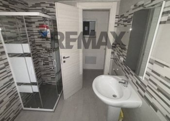 Bagno - Casa indipendente Via Pompeo Magno
 
10, Brindisi - foto 28