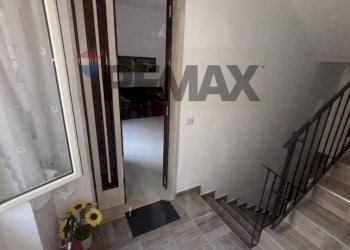 Scale - Casa indipendente Via Pompeo Magno
 
10, Brindisi - foto 38