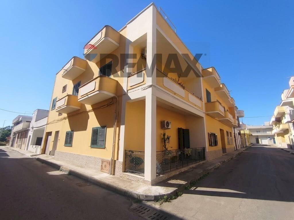 Edificio all\'aperto - Four-room apartment Galatone - photo 2