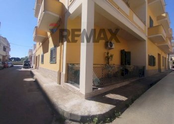 Edificio all\'aperto - Four-room apartment Galatone - photo 1