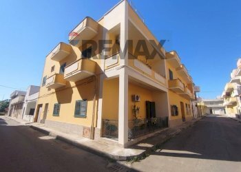 Edificio all\'aperto - Four-room apartment Galatone - photo 2