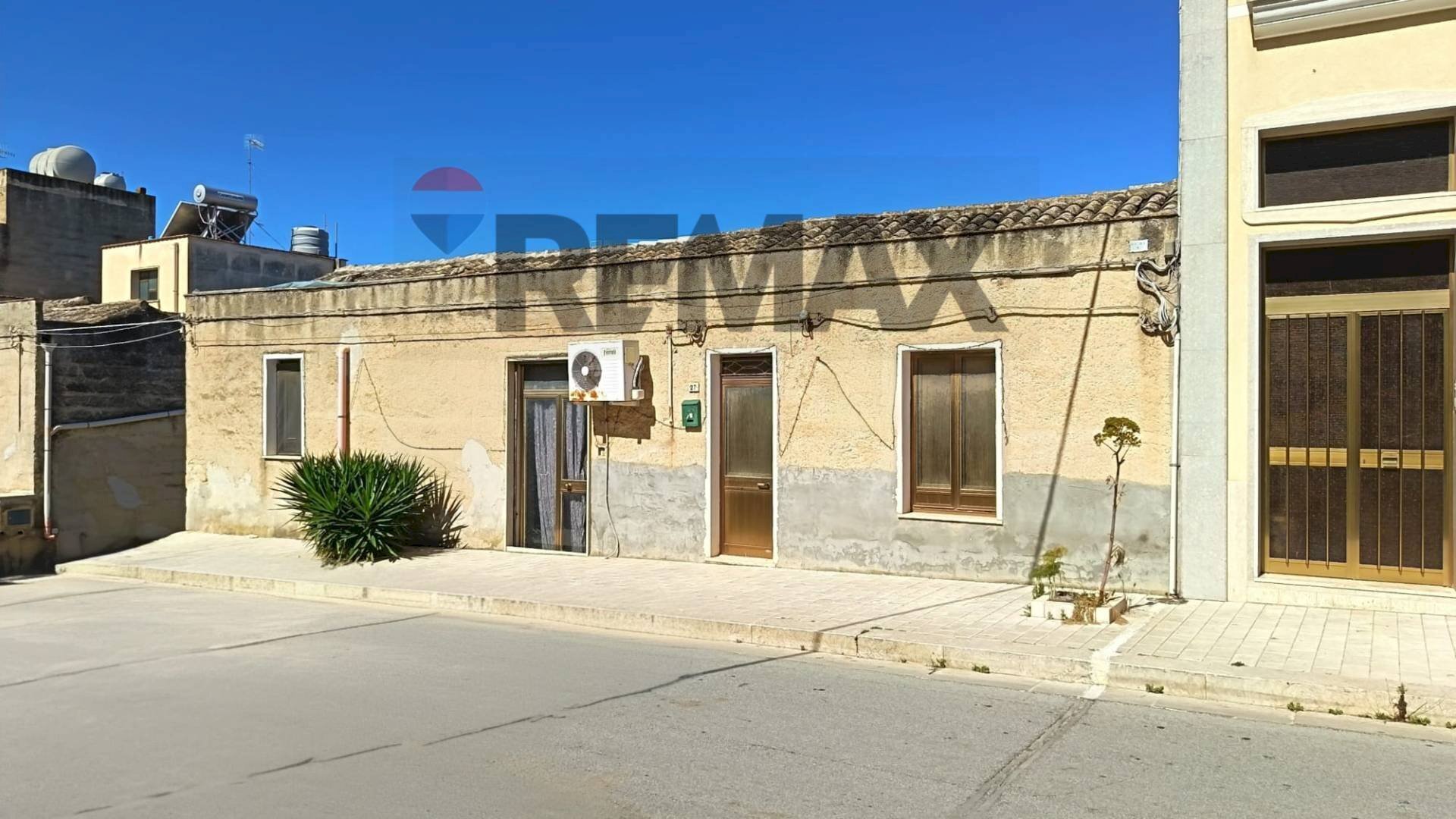 Edificio all\'aperto - Independent house Via San Vito
 
27, Custonaci - photo 1