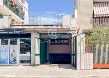 Foto 3 - Box Viale Virgilio
 
93, Andria - photo 3