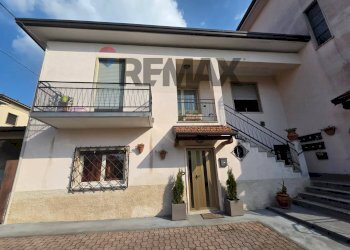 Casa all\'aperto - Independent house Via dei Cavalli
 
23, Varese - photo 2