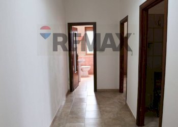 Hall / corridoio - Casa semi indipendente Via Butturu, Porto Torres - foto 13