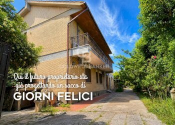 Foto 1 - Villa Viale dei Navigatori
 
21, Tarquinia - photo 1