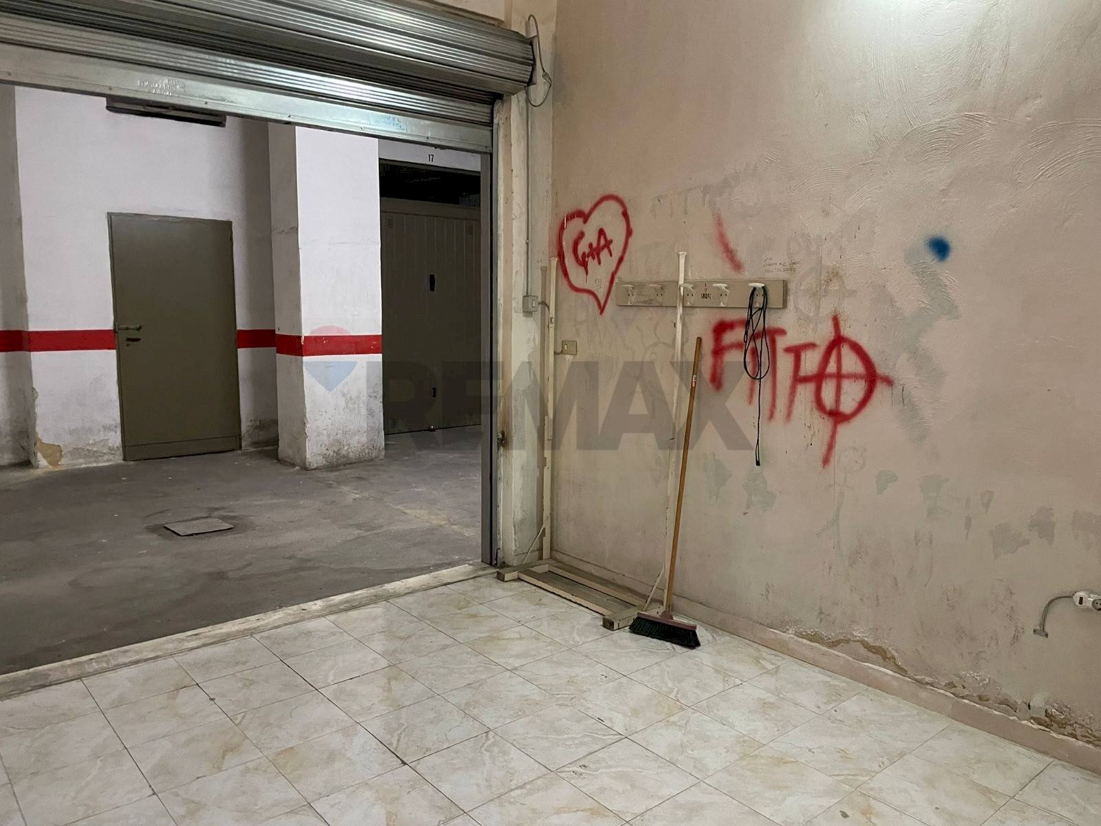 Parcheggio - Cellar / Attic VIA GRAMSCI
 
103, Trani - photo 3