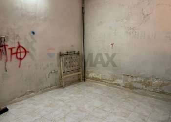 Stanza vuota - Cellar / Attic VIA GRAMSCI
 
103, Trani - photo 2