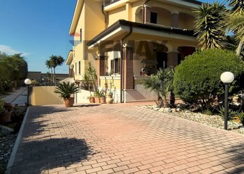 Casa all\'aperto - Terraced Villa VIA MONTE D'ALBA
 
48, Trani - photo 1