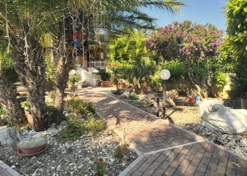 Giardino - Terraced Villa VIA MONTE D'ALBA
 
48, Trani - photo 3