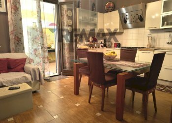 Sala da pranzo - Terraced Villa VIA MONTE D'ALBA
 
48, Trani - photo 24