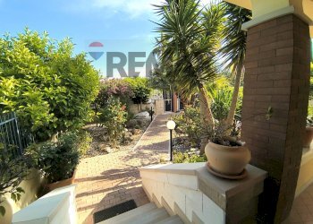Giardino - Terraced Villa VIA MONTE D'ALBA
 
48, Trani - photo 64