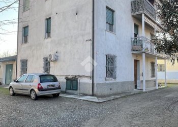 Appartamento Via Prato Bovino, Castelnovo di Sotto - foto 3