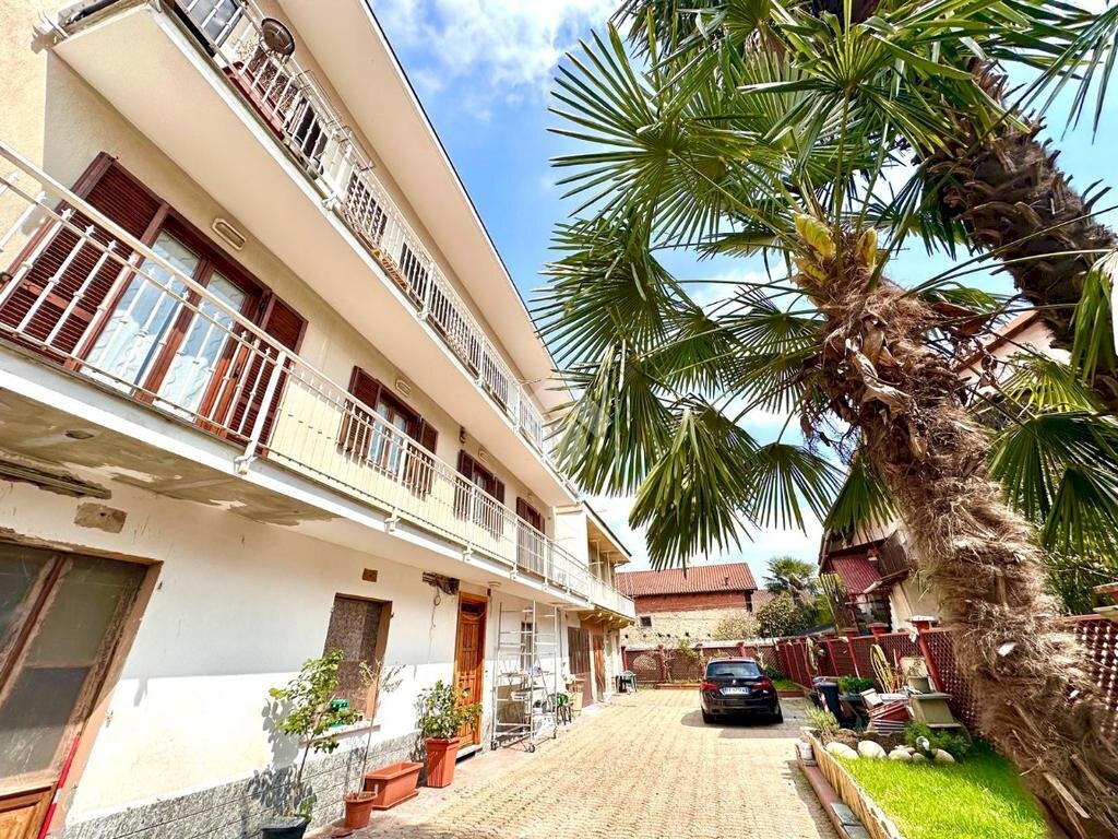 Three-room apartment Piazza vittorio veneto, Cafasse - photo 1