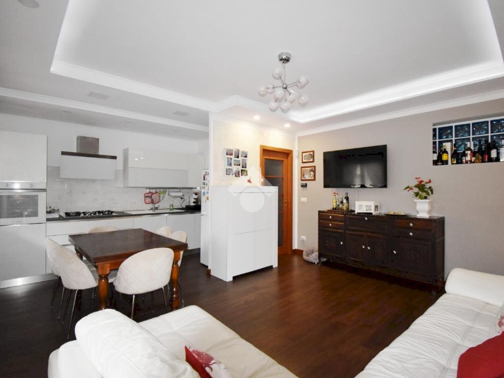 Three-room apartment Via Lorenzo Garda, Ivrea - photo 2