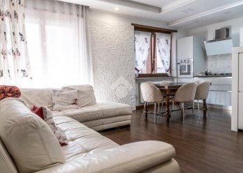 Three-room apartment Via Lorenzo Garda, Ivrea - photo 1