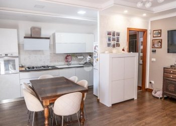 Three-room apartment Via Lorenzo Garda, Ivrea - photo 3