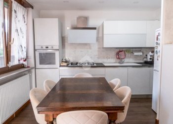 Three-room apartment Via Lorenzo Garda, Ivrea - photo 4