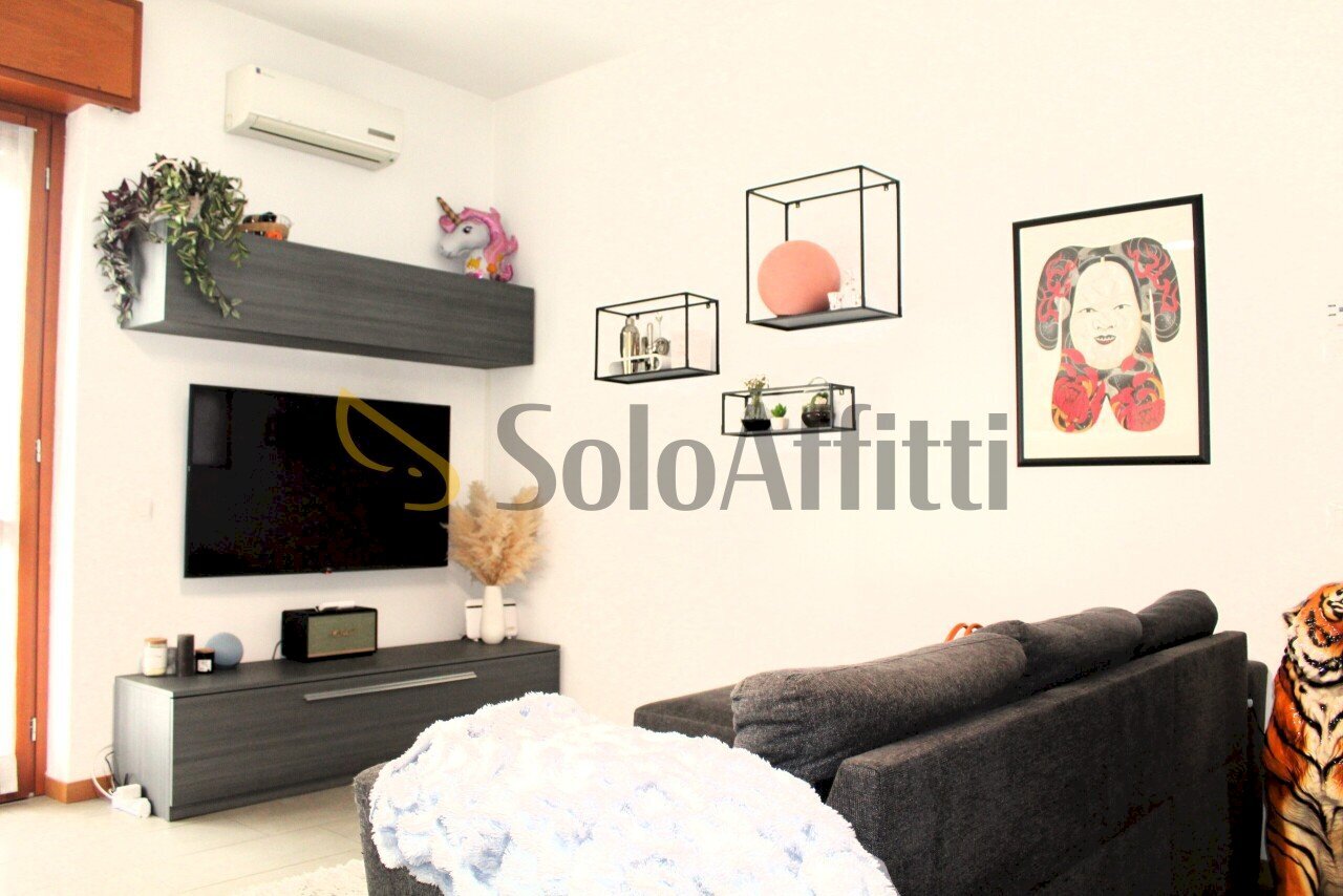 Soggiorno.JPG - Appartamento Via Sant'Ambrogio, Parabiago - foto 1