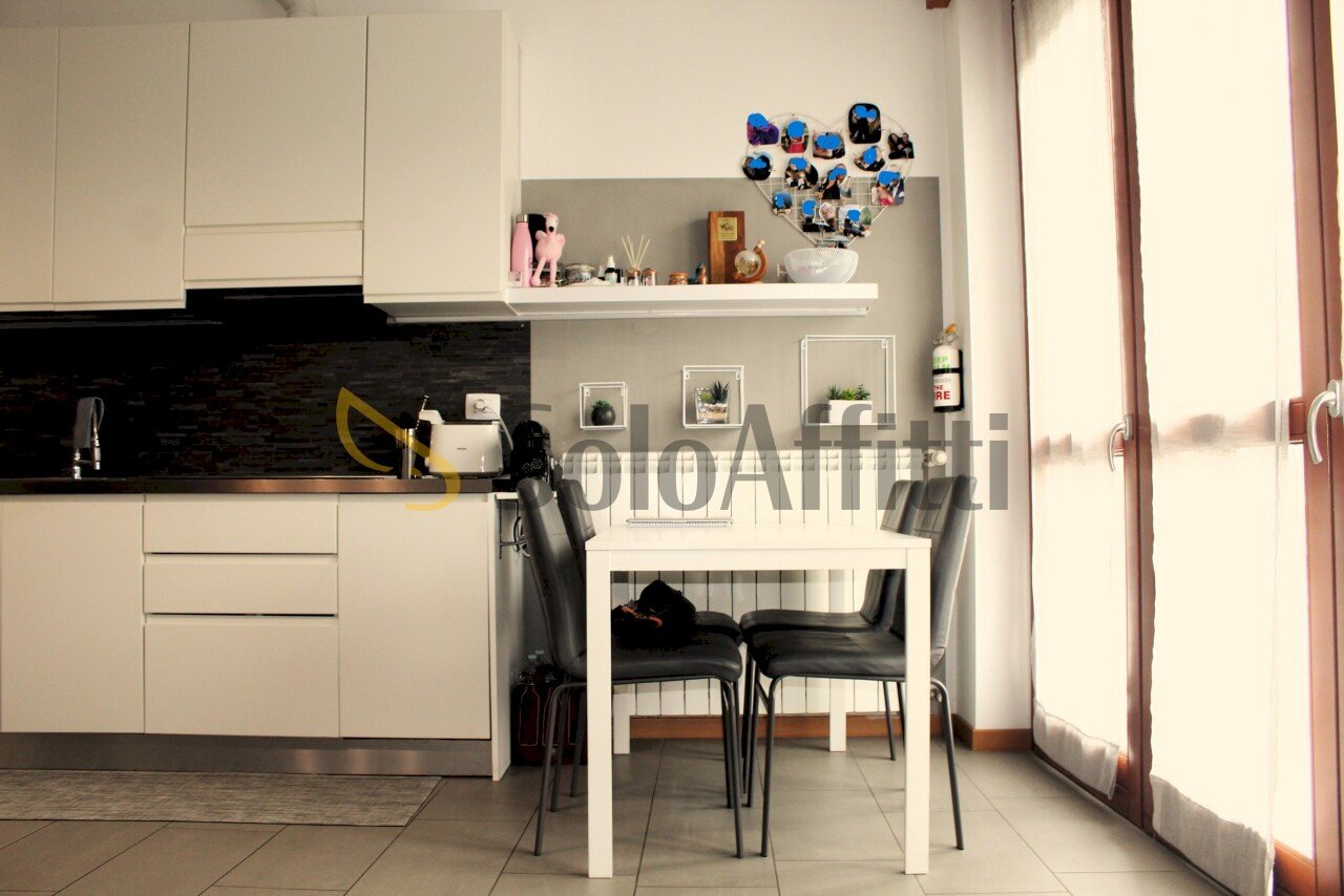 Soggiorno.JPG - Appartamento Via Sant'Ambrogio, Parabiago - foto 3