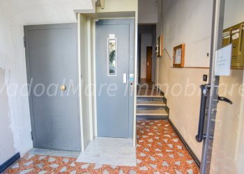 Piazza -05.jpg - Appartamento piazza San Giovanni Battista 7, Vado Ligure - foto 14